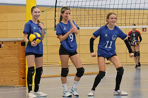 U16