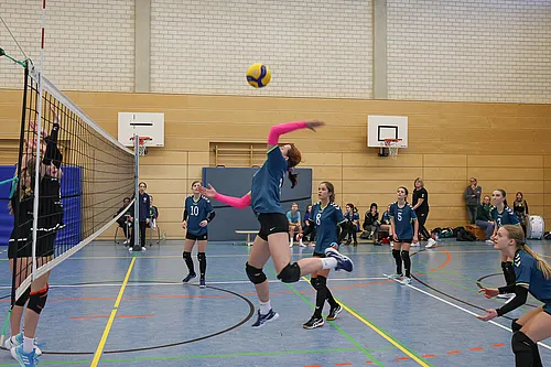 OM U16