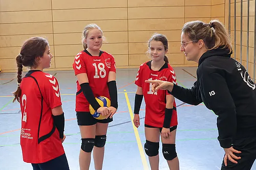 U13