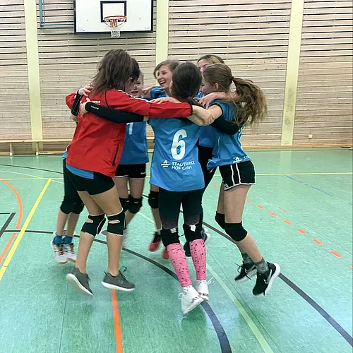 U15