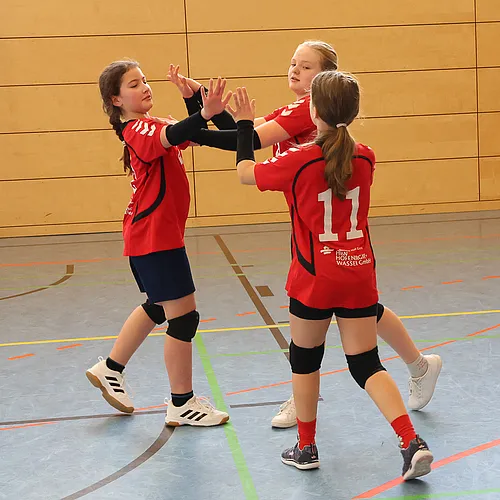 U13