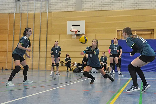OM U16