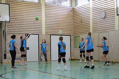 U15