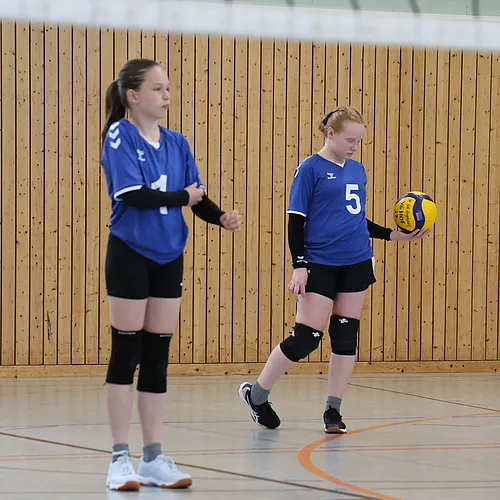 U15