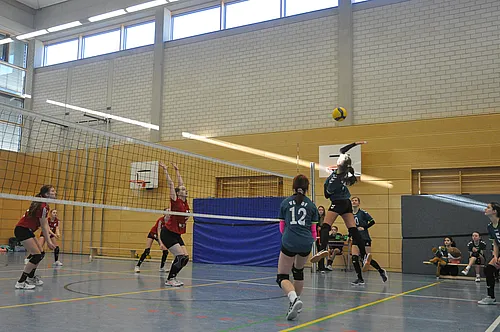 OM U16