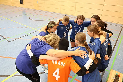 U16