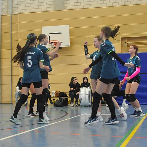 OM U16