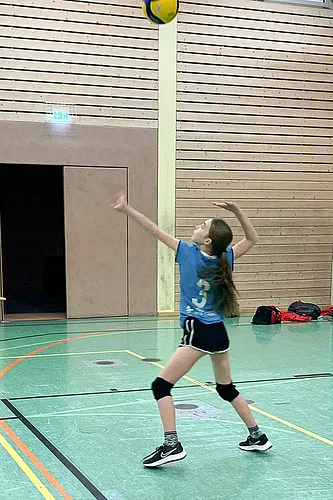 U15