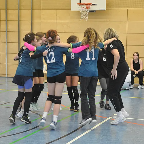OM U16