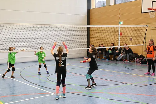 U12