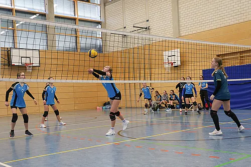 OM U16