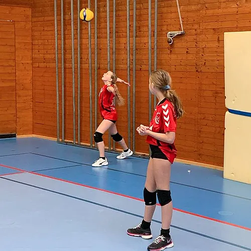 U13