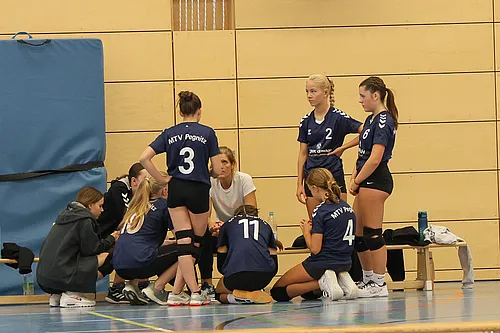 U16