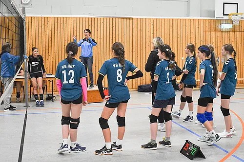 U16