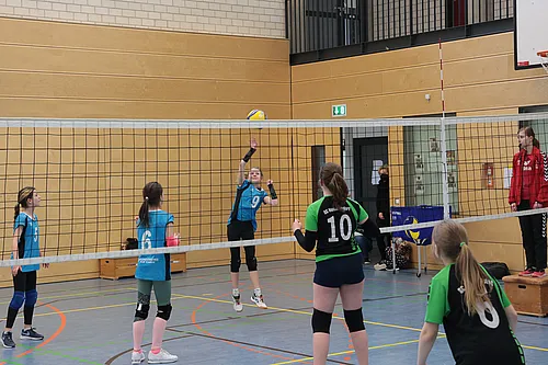 U13