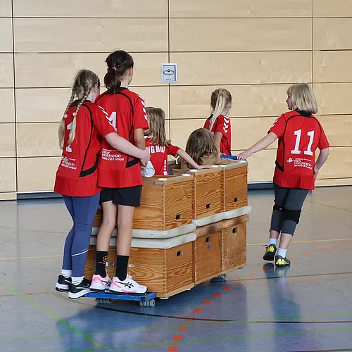 U12