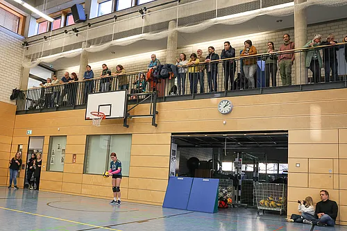 OM U16