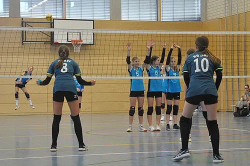 OM U16
