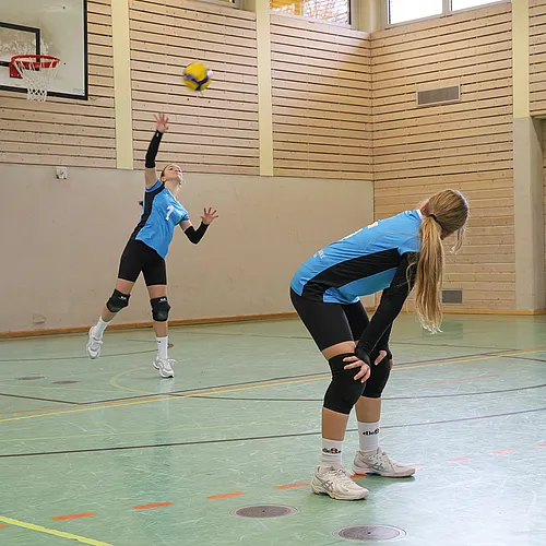 U15