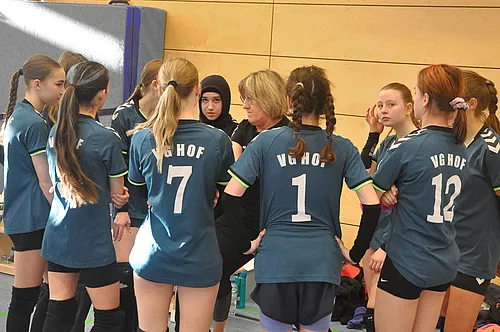 OM U16