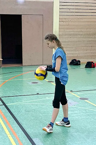 U15