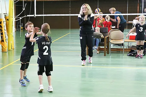 U12