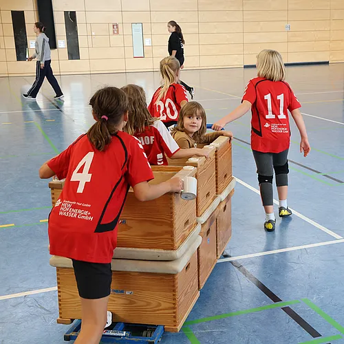U12