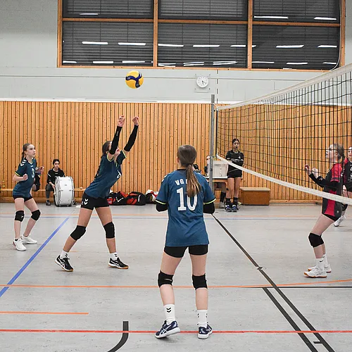U16
