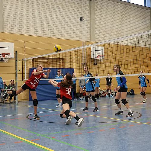 OM U16