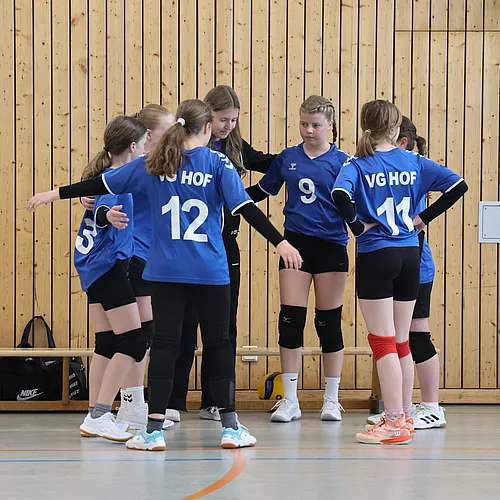 U15