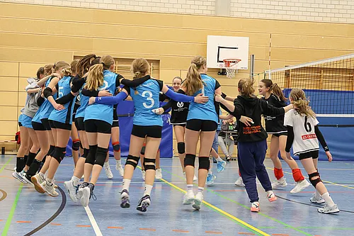 OM U16