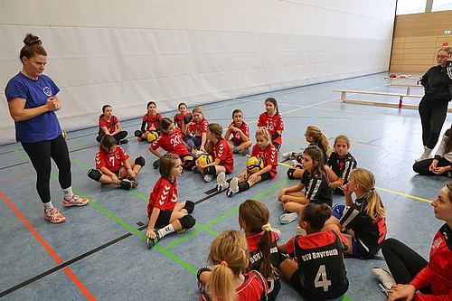U12