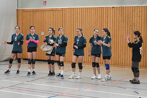 U16