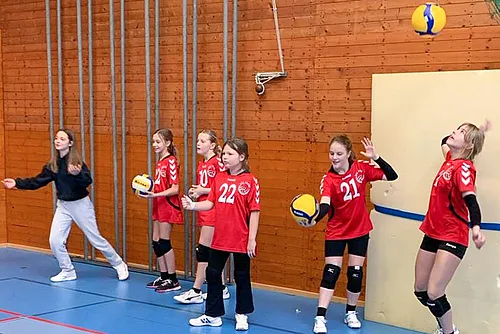 U13