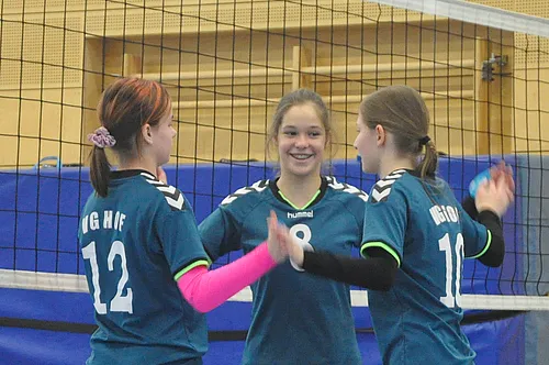 OM U16