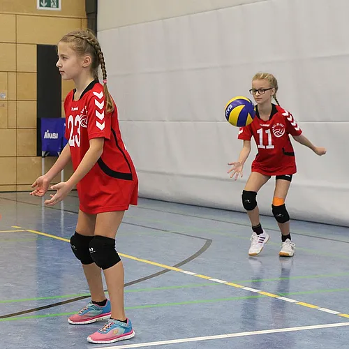 U12