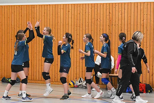 U16