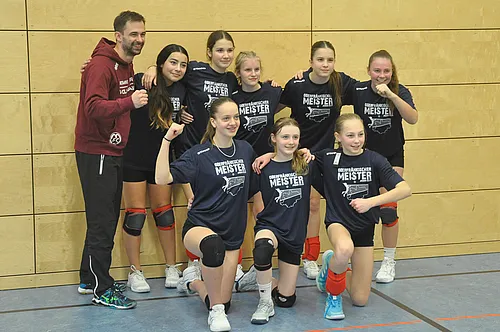 OM U16