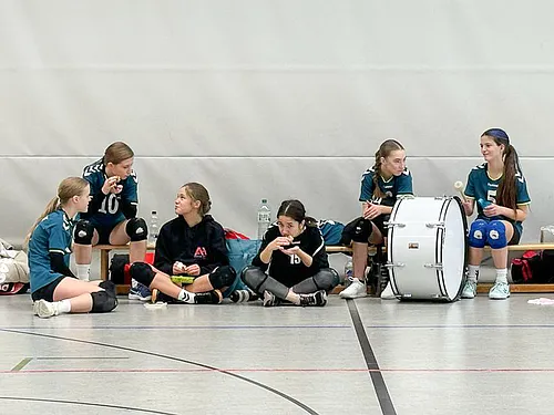 U16