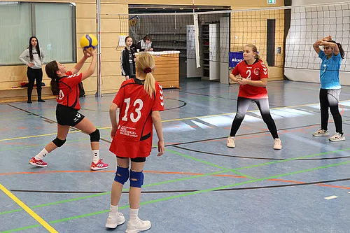 U13