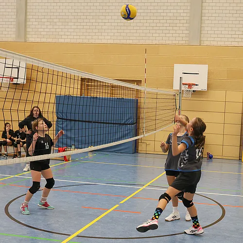 U13