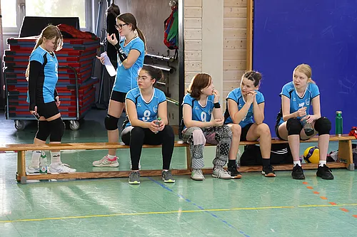 U15