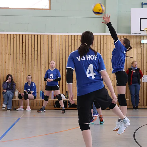 U15