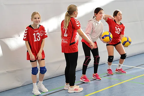 U13