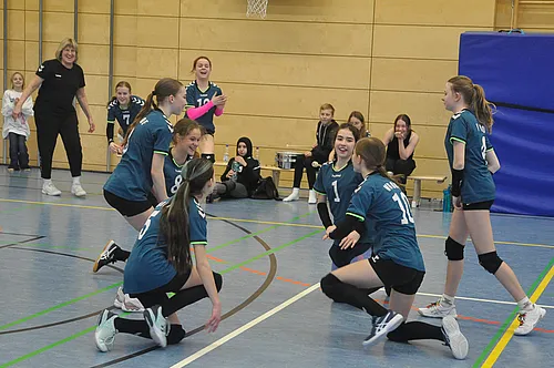 OM U16