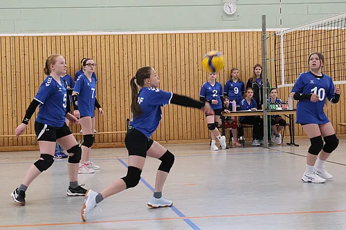 U15