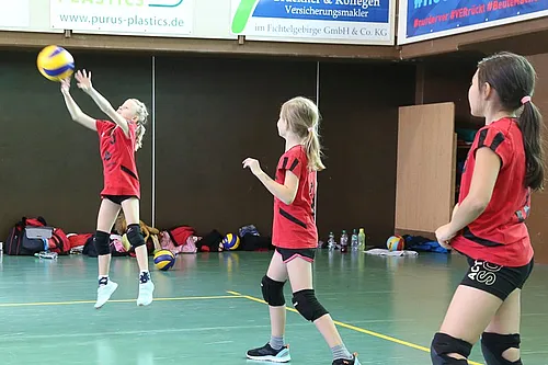 U12