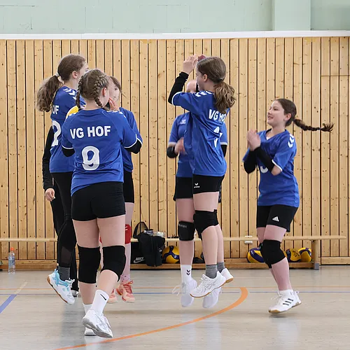 U15
