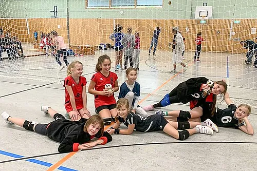 U15