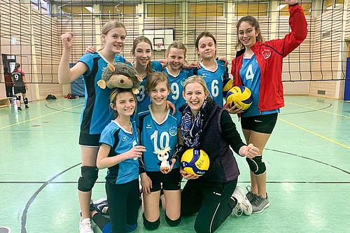 U15